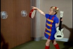 Random wardrobe observation: Buffy looks like a xylophone in this dress...