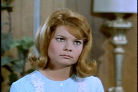 He tells a puzzled Cissy that she looks different. Eventually, he figures out that her hair is different than it looks in the portrait he's been carrying.