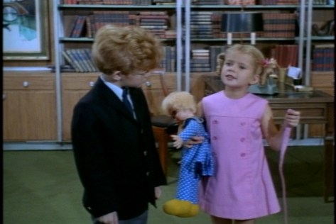 She even gives Buffy fashion advice, convincing her that her dress would have a better line if its belt was removed.