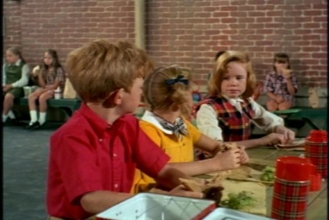 We quickly find out that Lana comes from a different social sphere than the Davis kids.