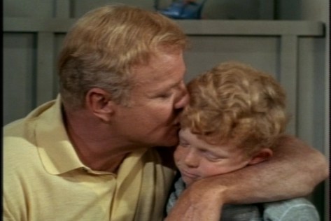 We get a sweet father-son scene as Bill assures Jody that it's okay if he comes home.