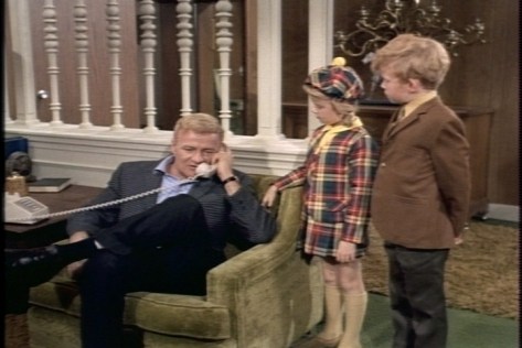 Random fashion note: Nice tam, Buffy.