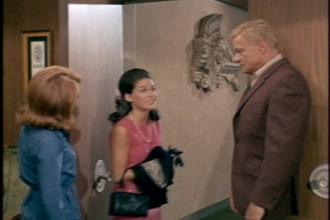 That night, Bill notices that Gwen has borrowed Cissy's dress and is going out on a date, while telling her mother she's with Cissy.