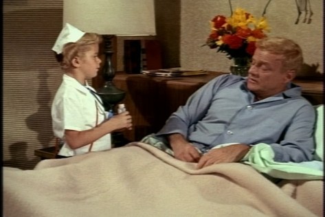 Meanwhile, Buffy wakes Bill every 15 minutes to give him his "pills"--actually candy.