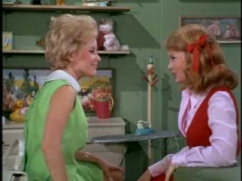 Dana finds the accommodations in Cissy's room "quaint."