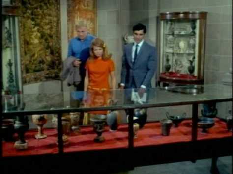 Soon, Cissy and Bill are off touring with Ricardo.