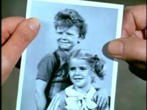 The guards show the Vegas a picture of the kids and ask if they've seen them.