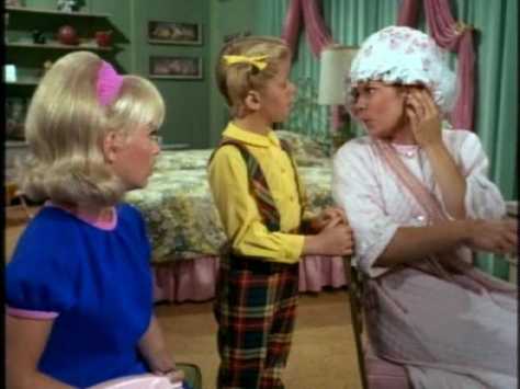 Back at home, she turns to Cissy for advice.