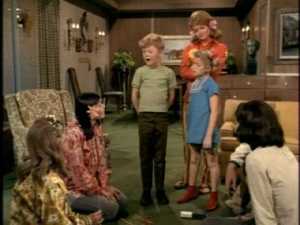 As an aside, I had never heard of jackstraws before watching this episode. I only knew about pick-up sticks, of which jackstraws is apparently a variation. Jackstraws, quoits--were the Family Affair writers referencing unusual games, or did I have narrow game horizons?